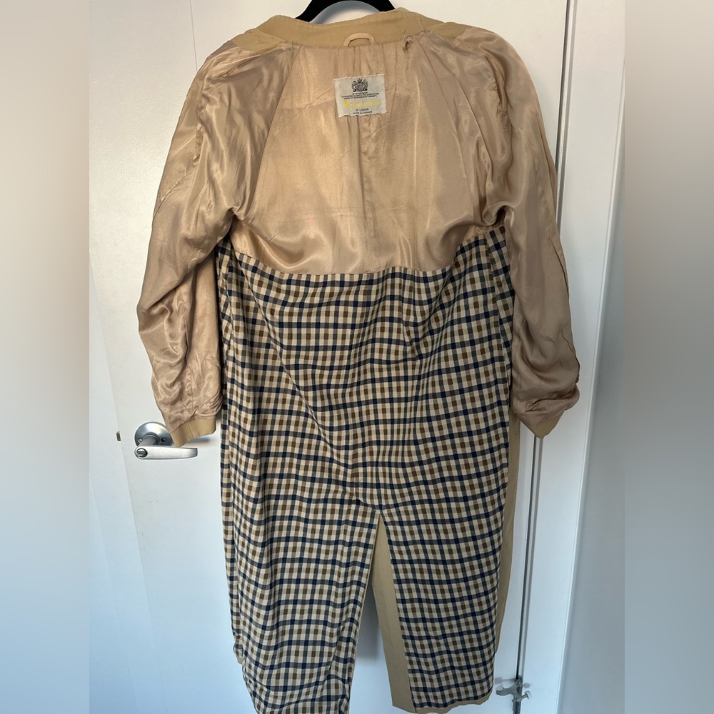 Vintage Aquascutum London Trench Coat | Classic Beige | Checked Lining - Picture 11 of 17